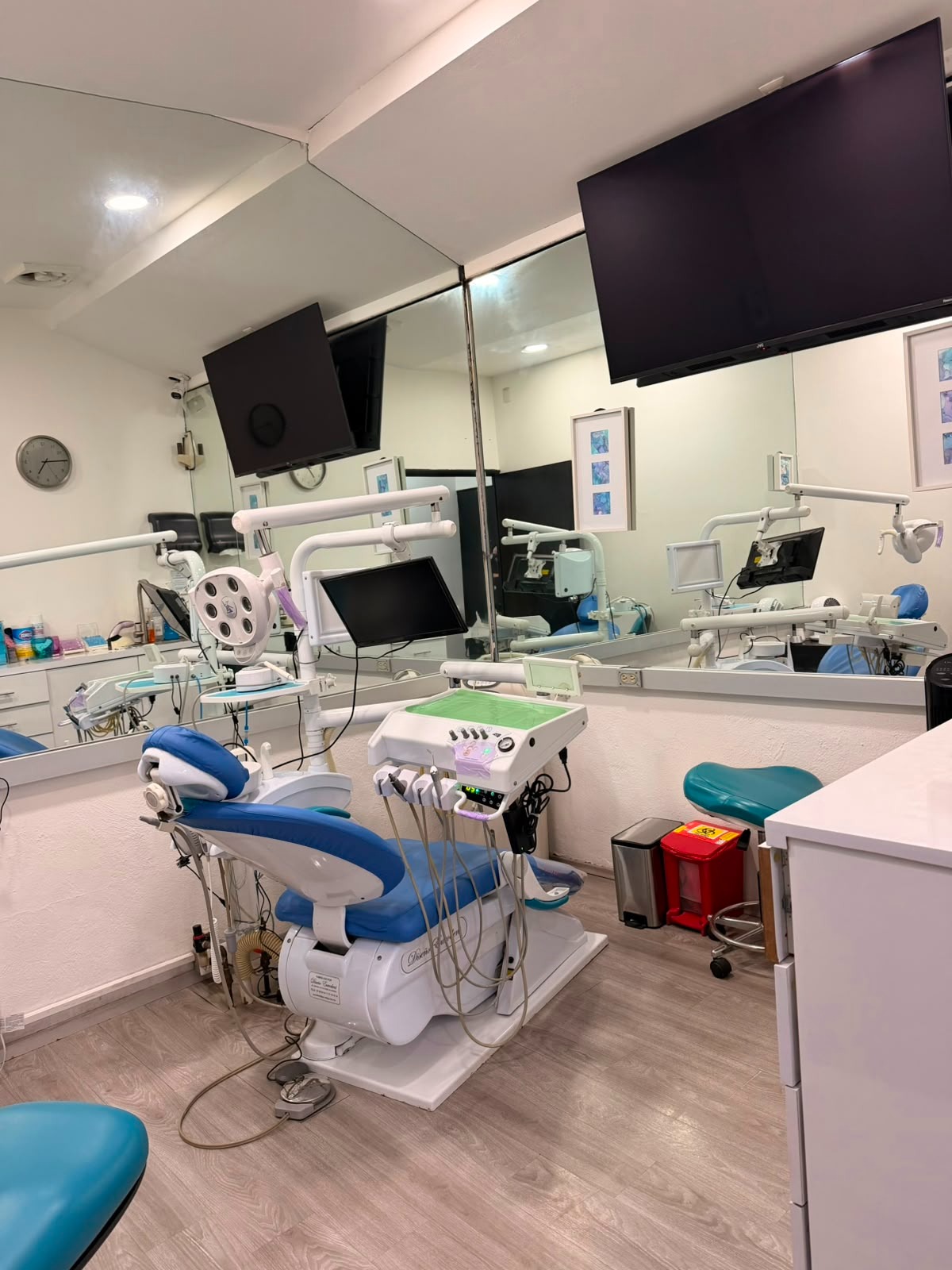 Interior de la clínica dental Zanäli en Tlalpan, CDMX